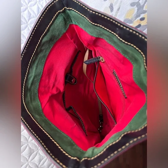 DOONEY & BOURKE FLORENTINE BLACK LEATHER SHOULDER BAG Sleek polished leather - Picture 4 of 16